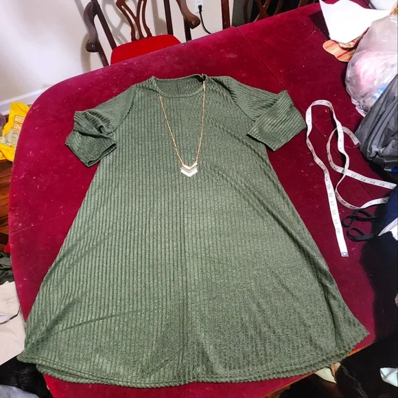 Dark Green Dress 👗 - Picture 1 of 7